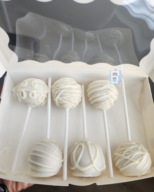 Cake Pops-Small in size, BIG on sweetness! lifestyle